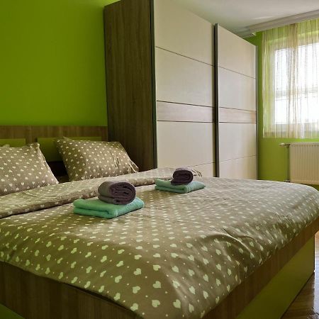 Apartman Ruby Добой Екстериор снимка