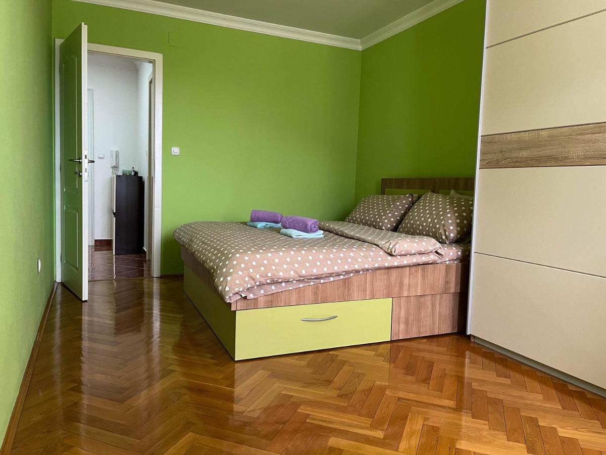 Apartman Ruby Добой Екстериор снимка